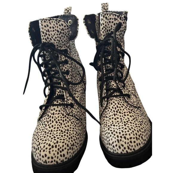 KOHL'S Sonoma Women's High Heel Combat Boots Spotted Snow Leopard Size 9 NWOB - Picture 1 of 11